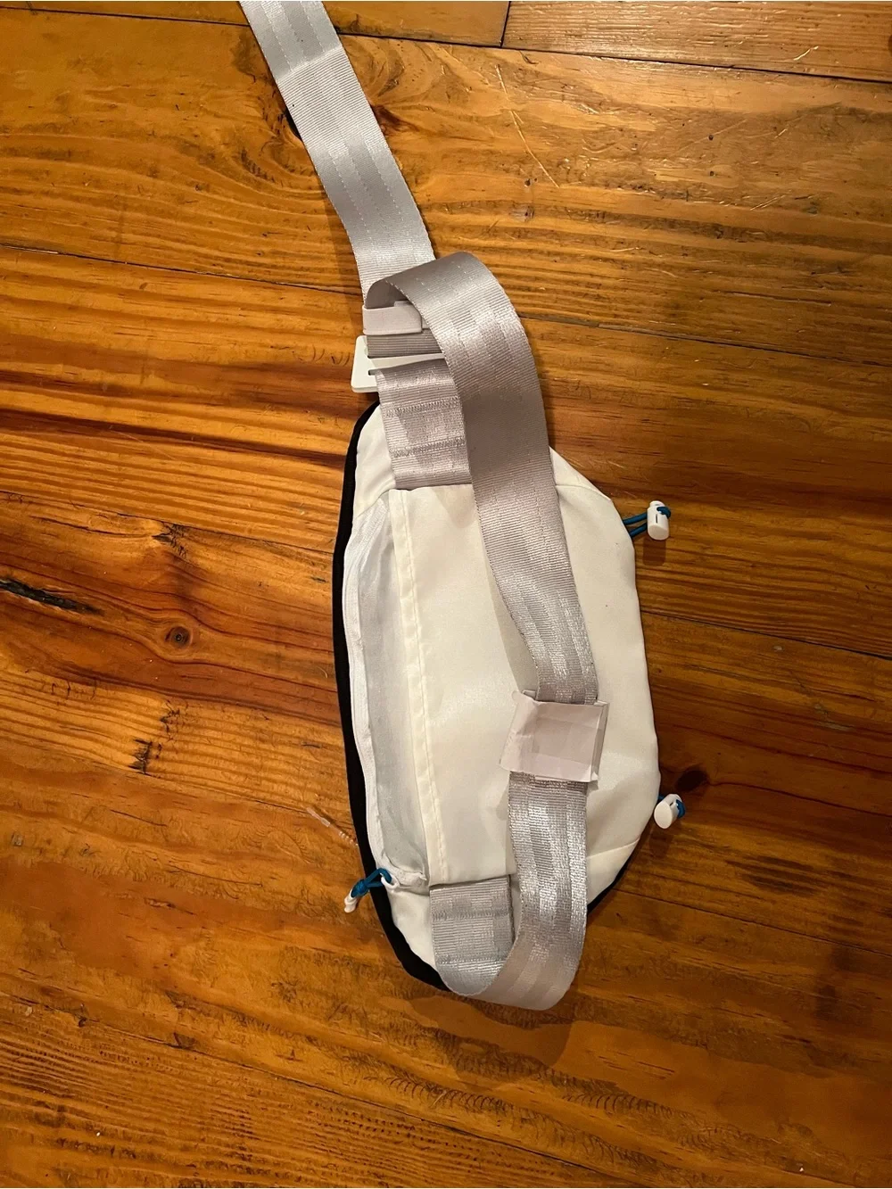 NWOT HOKA Black & Cream Running Belt Bag / Fanny Pack with Light Gray Strap